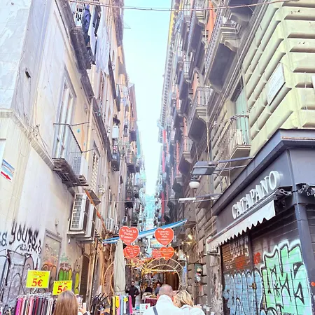 Myaslovelyluckycharm נאפולי